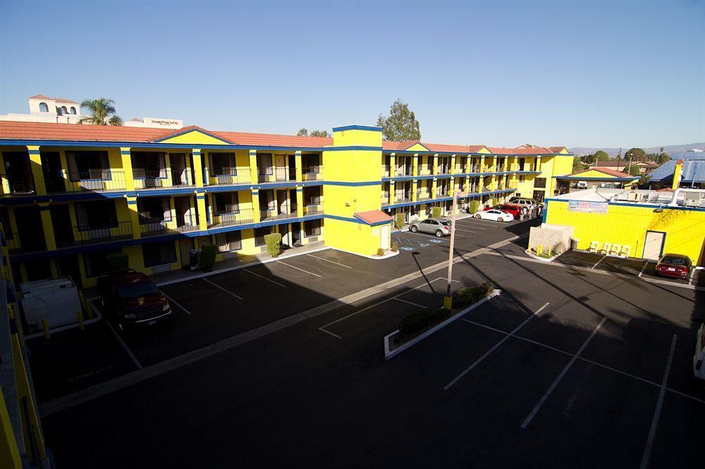 Anaheim Carriage Inn Экстерьер фото